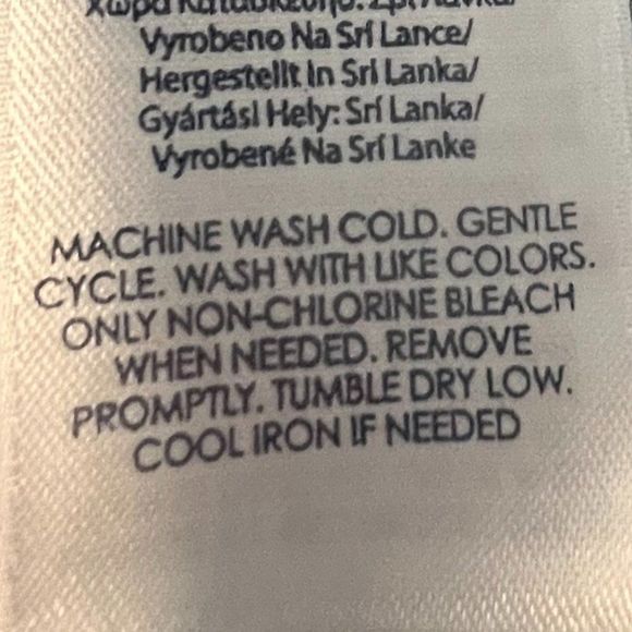 Chaps Modern Blue Paisley Print with Contrasting Neckline and Cuffs Size LP - Picture 8 of 9